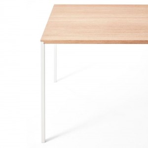 Mesa de calidad 25 en madera para comedor de Desalto. Mesa diseño original.