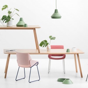 Mesa de comedor Monk madera de Prostoria. Mesa diseño de madera.
