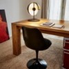 Lámpara Theia sobremesa de Marset. Lámparas de interior de diseño moderno.