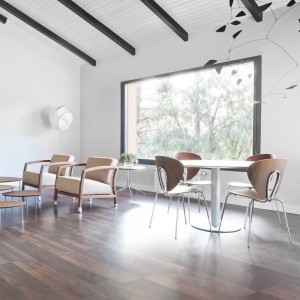 Butaca Malena para dormitorio de Stua. Butacas modernas tapizadas para salón.