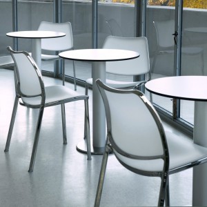 Silla Gas Cromo polipropileno de Stua. Excelente silla para uso de oficina.