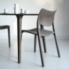 Silla Laclasica tapizada de Stua. Excelente silla para el hogar o espacios contract.