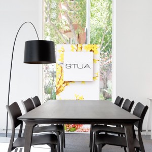 Mesa Lau rectangular para contract de Stua. Mesas de diseño moderno y elegante.
