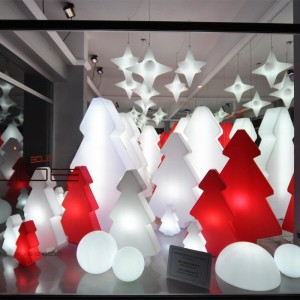 Lámpara de pie Lightree de Slide. Lámpara de exterior de navidad