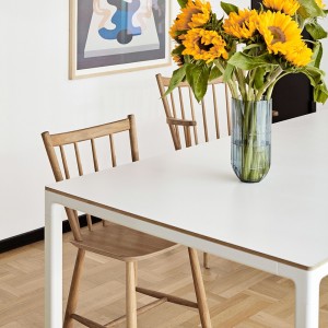 Mesa moderna T12 de HAY para comedor de Diseño nórdico elegante y comodo.
