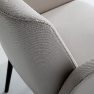 Sillón Hug HUG301 Punt Mobles. Sillas tapizadas de diseño contemporáneo.
