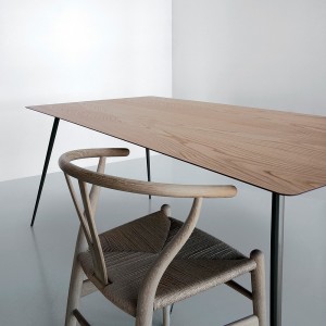 Mesa rectangular moderna Spillo para comedor de Extendo.