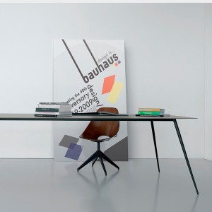 Mesa rectangular moderna Spillo para comedor de Extendo.