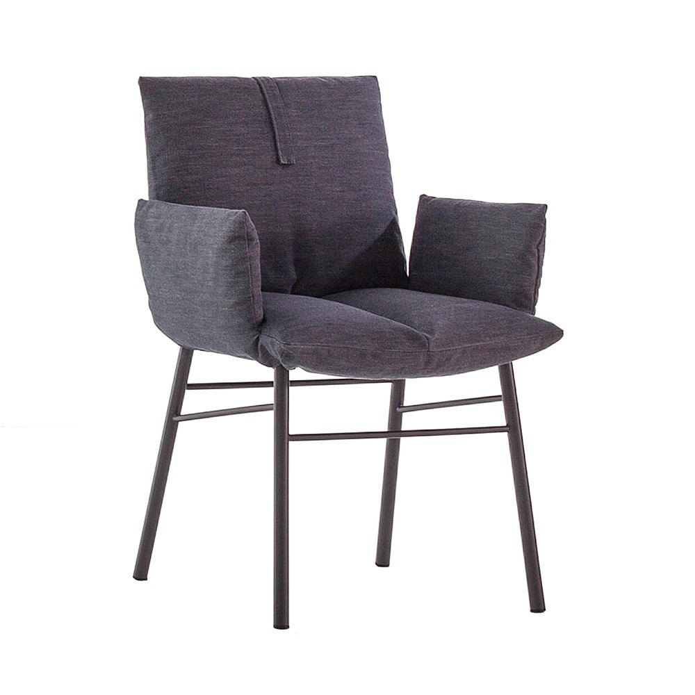 Silla Miss Pil de Bonaldo. Silla con brazos tapizada. Diseño italiano.