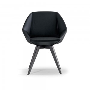 Silla Stone con patas de madera de Bonaldo. Diseño italiano moderno.