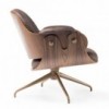 Butaca de diseño Low Lounger giratoria para dormitorio de BD Barcelona.