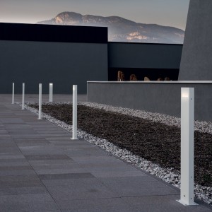 Nuda 100 Outdoor Artemide. Tienda online lámparas modernas de piso para jardin.