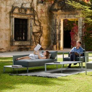 Mesa baja Solanas de Gandia Blasco. Mesas de diseño para terrazas y patios.