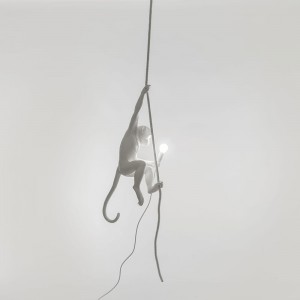 Lámpara suspensión Monkey with rope de Seletti.