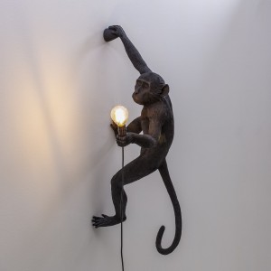 Aplique pared Monkey outdoor brazo derecho en color negro.