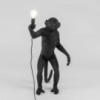Lámpara suelo Monkey Standing color negro de Seletti para exterior