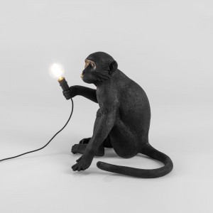 Lámpara sobremesa de resina Monkey Standing color negro de Seletti para exterior