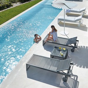 Tumbona DNA reclinable para exterior de Gandia Blasco. Tumbonas de diseño.