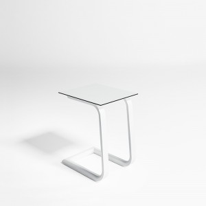 Mesa auxiliar Stack de Gandia Blasco. Mesas de diseño para exteriores.