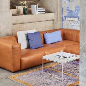 Mesa de centro multifuncional Tray Coffee Table de HAY, con un diseño elegante y moderno