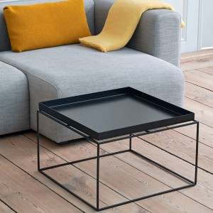 Mesa de centro multifuncional Tray Coffee Table de HAY, con un diseño elegante y moderno