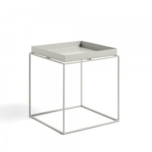 Mesa auxiliar multifuncional Tray M de HAY con gran diseño elegante y versatil.