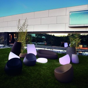 Mesa Stone de Diseño con Acabado Color Hielo y Luz Led en su Interior