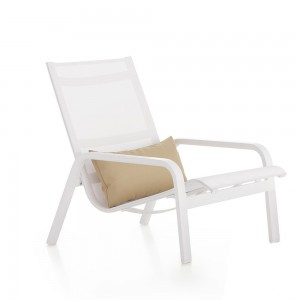 Sillón moderno con respaldo Alto Stack para exterior de Gandia Blasco.
