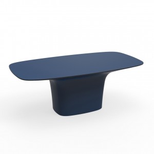 Mesa Ufo Fabricada en Resina con Doble Pared Diseñada por Vondom