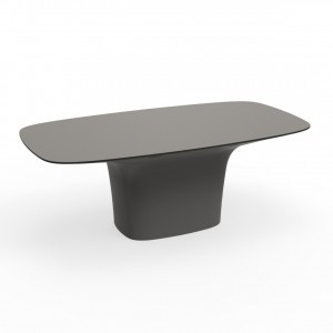 Mesa Ufo Fabricada en Resina con Doble Pared Diseñada por Vondom
