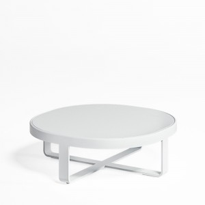 Mesa baja Redonda Flat para exterior de Gandia Blasco. Mesas de diseño.
