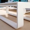 Mesa para tumbona Flat para exterior de Gandia Blasco. Mesas de diseño.
