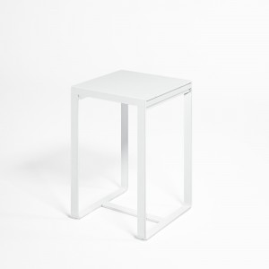 Mesa Bar Flat de Gandía Blasco. Mesa elegante para exterior con varias medidas.