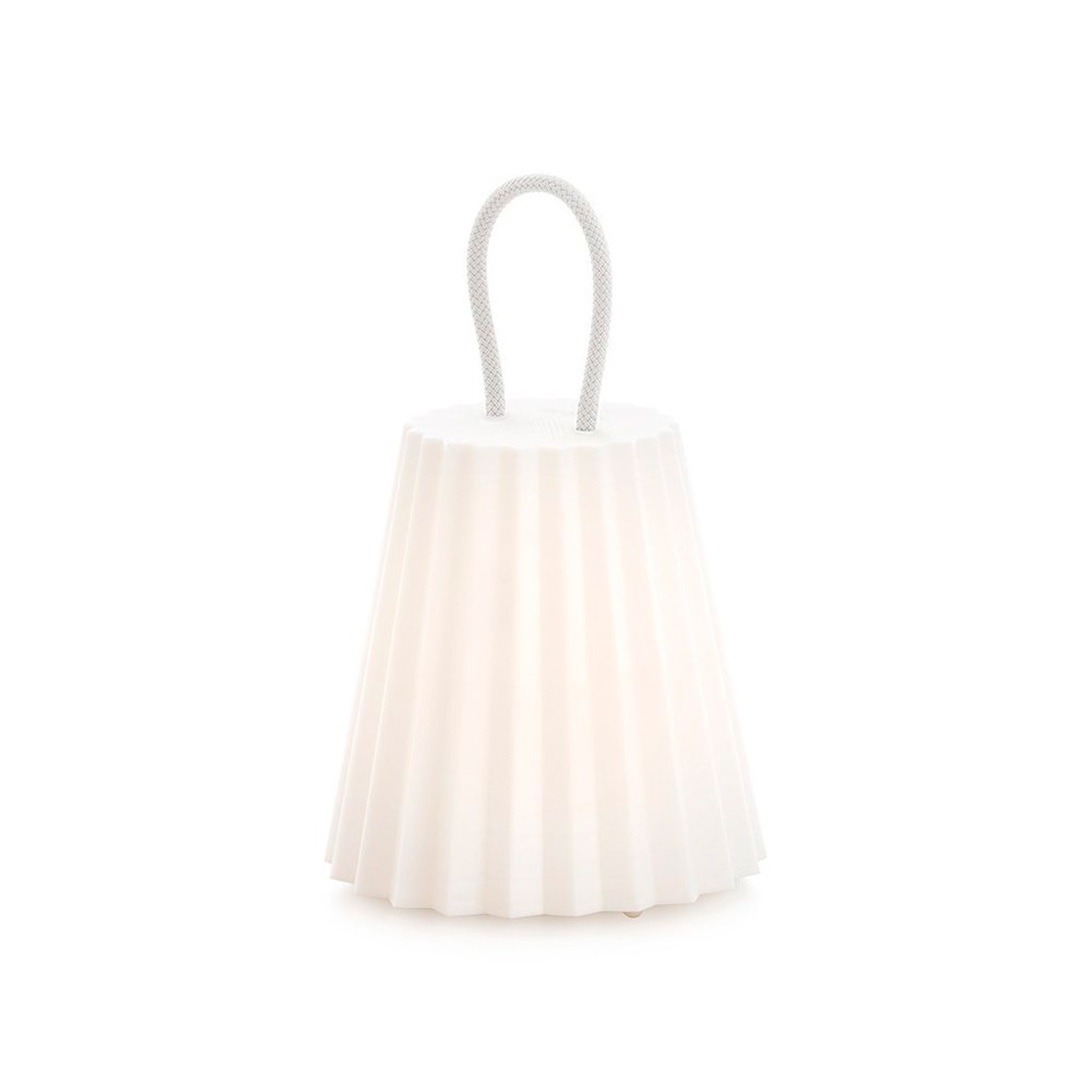 Lámpara de diseño Plisy con batería para exterior de Gandía Blasco.