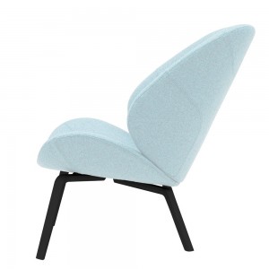 Butaca cómoda y espaciosa Eden para salón de Softline. Butacas de diseño nórdico.