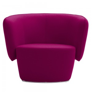 Butaca cómoda y acolchada Venice para salón de Softline. Butacas y sillones.
