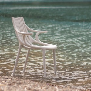 Sillón con brazos Ibiza Apilable de Vondom para exterior Diseñada por Eugeni Quitllet | Lluesma