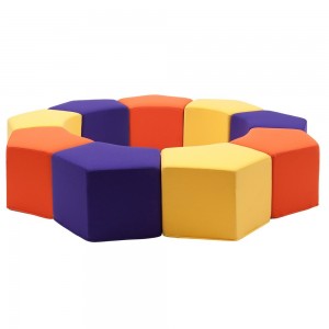 Pouf divertido Pause en diferentes acabados para dormitorio infantil de Softline.