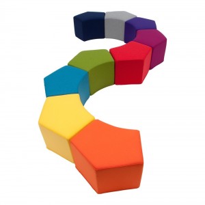 Pouf divertido Pause en diferentes acabados para dormitorio infantil de Softline.