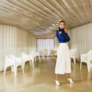 Silla con brazos diseño de KArim Rashid para Vondom.