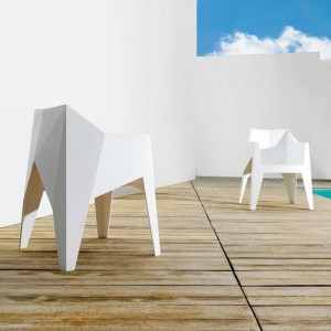 Silla con brazos diseño de KArim Rashid para Vondom.