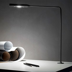 Lámpara moderna de sobremesa empotrable Flo Grommet de Foster+Partners y Lumina