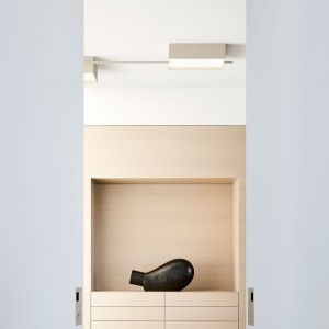 Lámpara minimalista de techo Structural de Vibia. Luminarias modernas.
