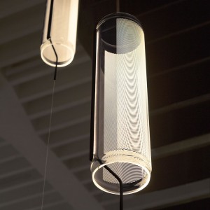 Lámpara suspensión vertical Guise de Vibia. Tienda online lamparas modernas.