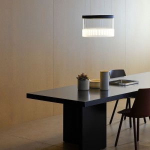 Lámpara suspensión cilíndrica Guise Vibia. Tienda online luminarias modernas.