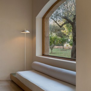 Lámpara pie Mayfair de Vibia. Tienda online lamparas clásicas.