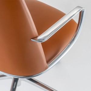 Sillón ejecutivo Elinor 3755 de Pedrali. Sillones modernos para oficinas.
