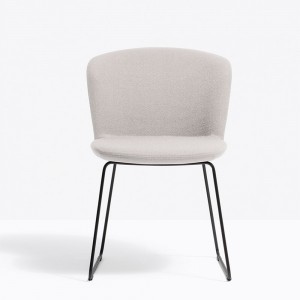 Silla Nym 2852/2882 de Pedrali. Sillas de diseño. Sillas tapizadas contract.