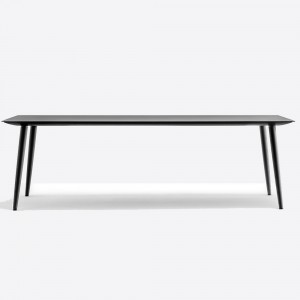 Mesa Babila de Pedrali. Mesas de diseño italiano. Mesas modernas de comedor.