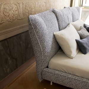 Cama Madame C Plus de Bonaldo. Mobiliario de diseño para dormitorios.